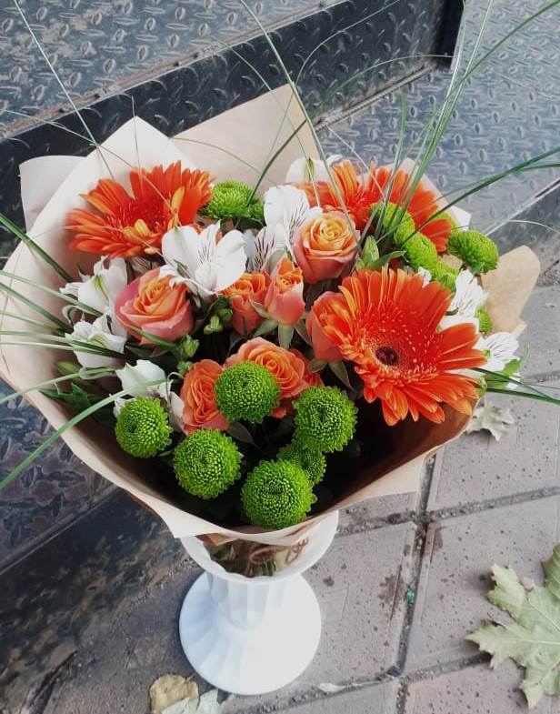 Букет цветов из: Герберы, Хризантемы, Альстромерии и Розы в Белорецке