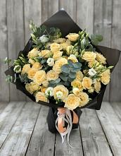 Букет цветов из:  Розы и Лизиантусы в Белорецке