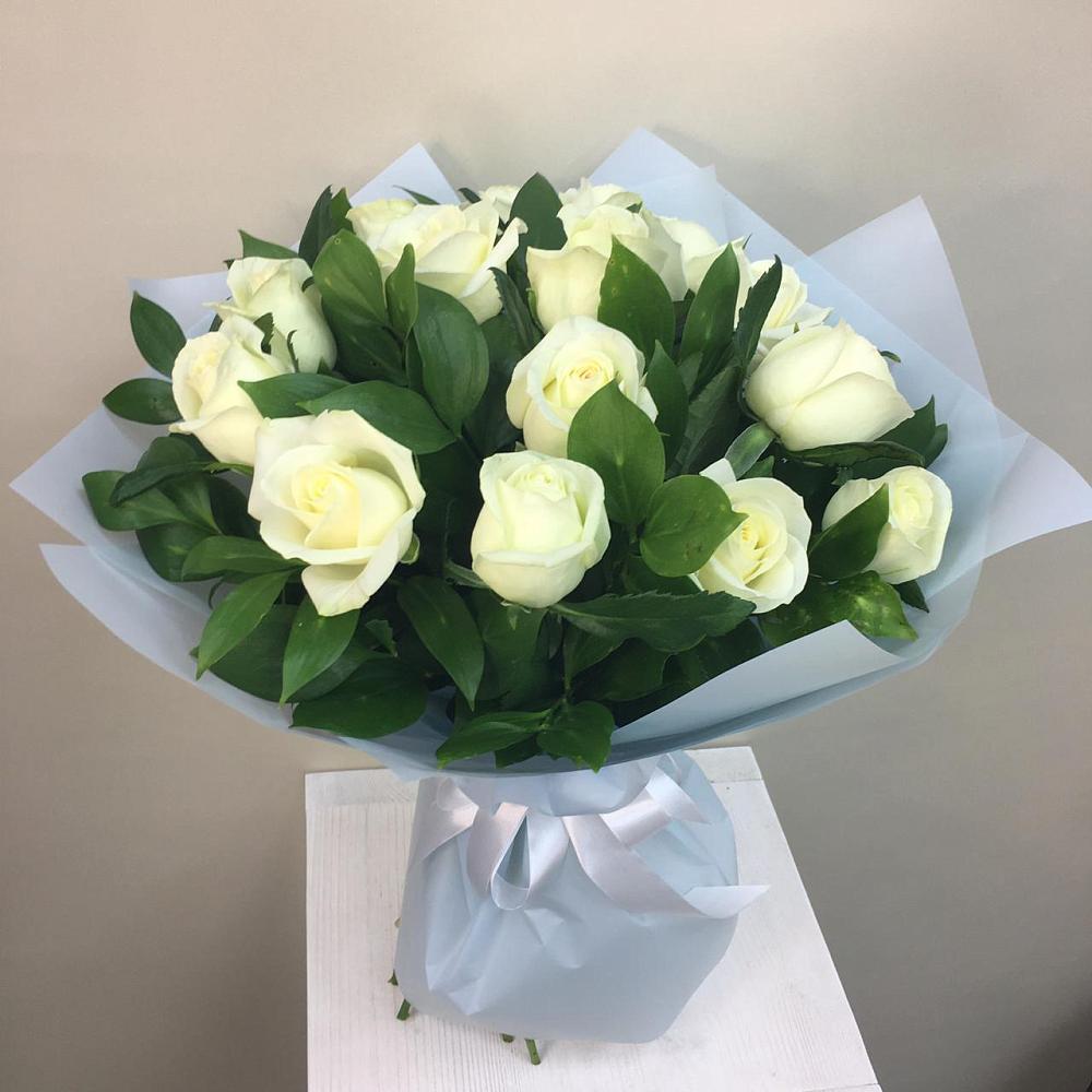 Букет 15 Белых роз Проуд в Белорецке