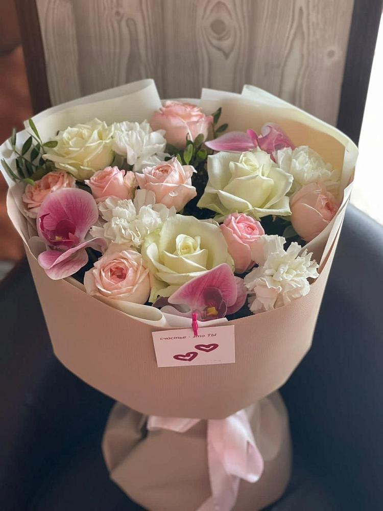 Букет цветов из: Орхидеи, Розы и Гвоздики в Белорецке