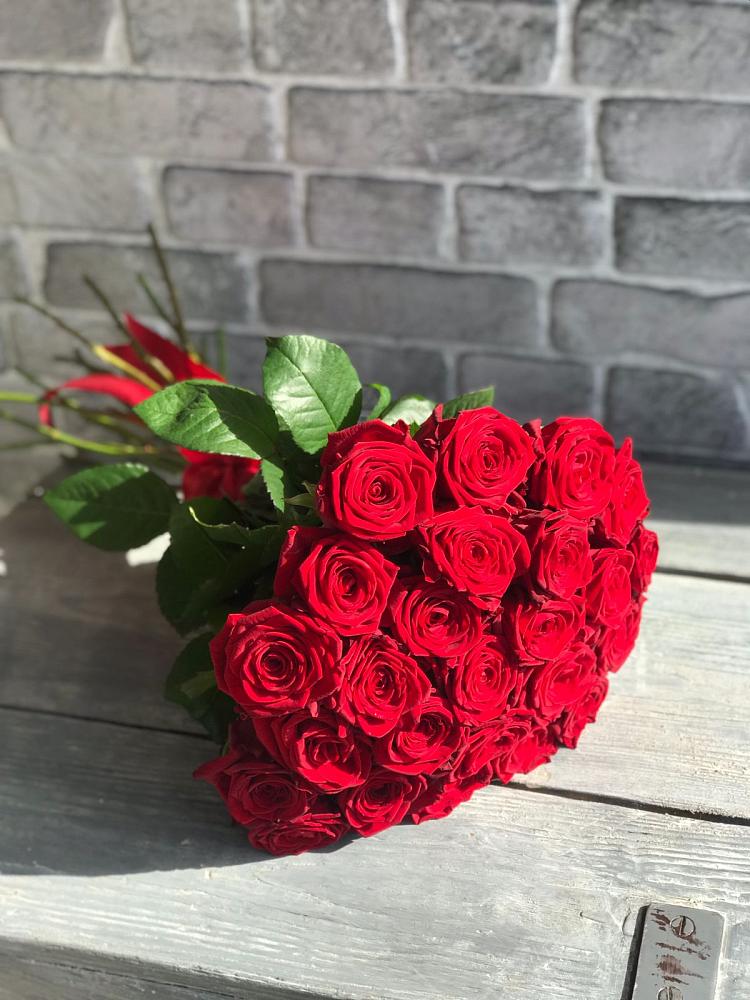 Букет Красные розы Фридом в Белорецке