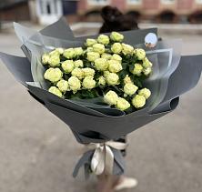 Букет Белые кустовые розы Солинеро в Белорецке