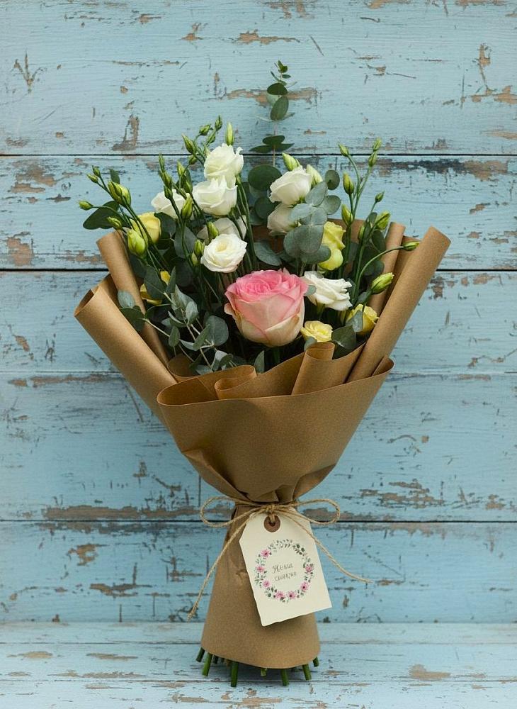 Букет цветов из: Розы и Лизиантусы в Белорецке