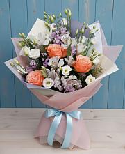 Букет цветов из:  Лизиантусы, Розы, Альстромерии и Гипсофила в Белорецке