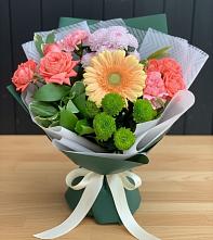 Букет цветов из:  Гвоздики, Розы, Герберы и Хризантемы в Белорецке