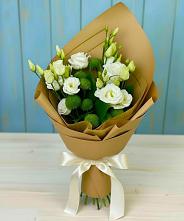 Букет цветов из:  Хризантемы и Лизиантусы в Белорецке