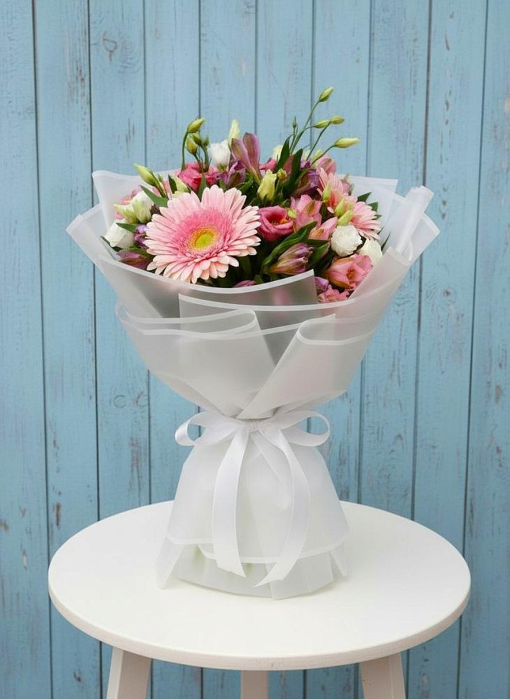 Букет цветов из: Герберы, Альстромерии и Лизиантусы в Белорецке