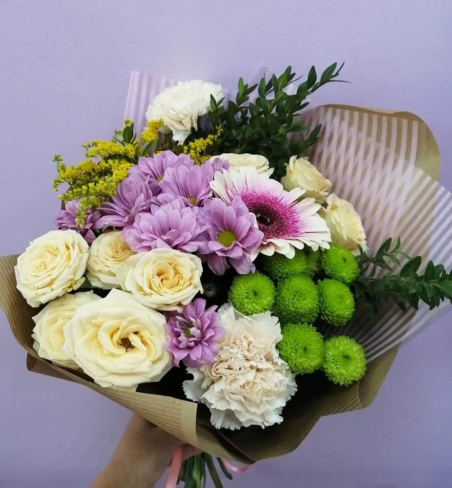 Букет цветов из: Хризантемы, Розы, Гвоздики и Герберы в Белорецке