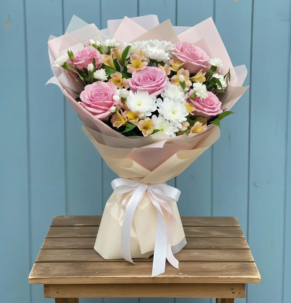 Букет цветов из: Гвоздики, Орхидеи и Розы в Белорецке