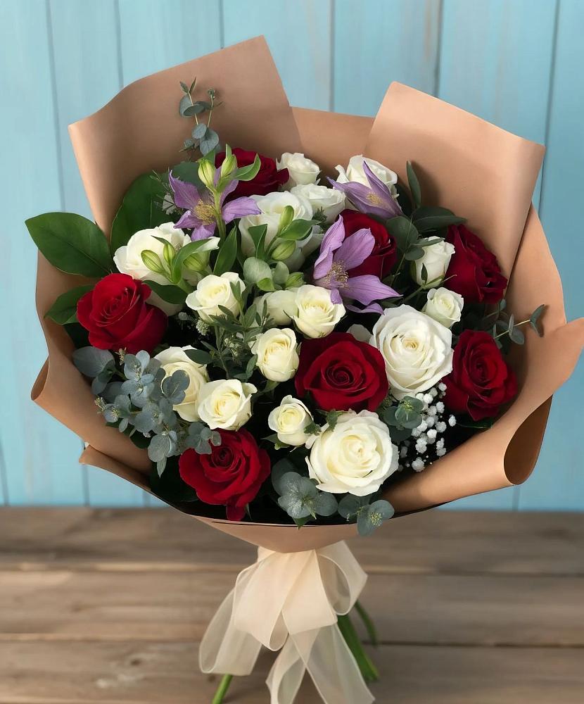Букет цветов из: Розы и Альстромерии в Белорецке