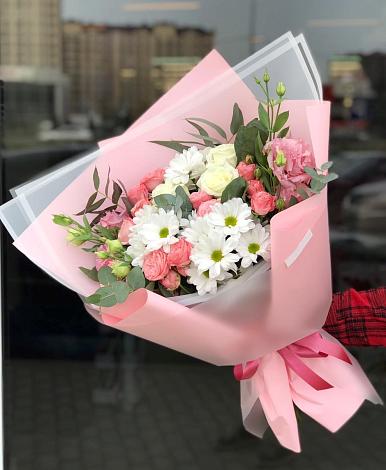 Букет цветов из: Розы, Лизиантусы и Хризантемы в Белорецке
